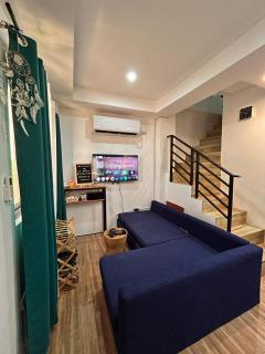 ELYU 3 Storey Staycation House near San Juan Beach - San Juan - 9
