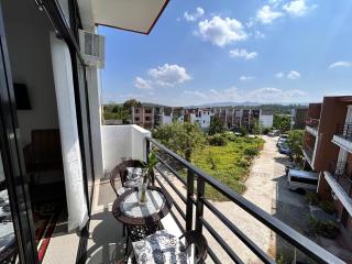 ELYU 3 Storey Staycation House near San Juan Beach - San Juan - 6