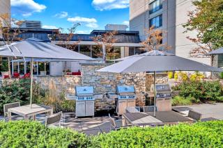 Family-Sized 3BR Retreat Minutes from Reagan National - 5