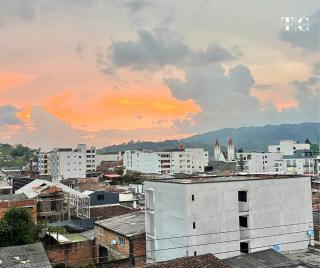 Habitación con baño privado a 5 minutos del centro y a 20 minutos de termales Santa Rosa Reservamos tu entrada a Termales !Welcome to Santa Rosa de Cabal! - 3