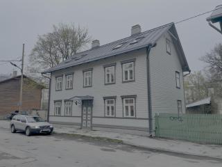 Charming Flat in a Unique Wooden Building neighbourhood in Downtown Tallinn - 2