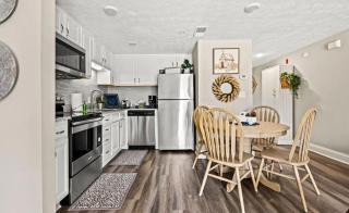 The Penthouse In the Heart of Plgeon Forge - Pigeon Forge - 7
