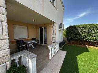 Royal Diana Apartments - Vir - 0