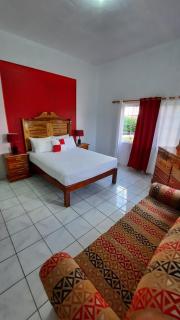 Luxury 5BR Villa with Pool - Steps from Treasure Beach - Treasure Beach - 9