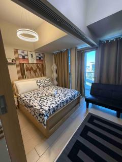 NuHomes Staycation Escape at Uptown Parksuites Tower 2 - Manila - 0