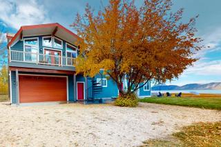 Lakefront Retreat - Garden City - 2