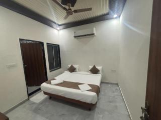 Hotel Tushar Palace-900 Meter Khatu Shyam Ji Temple - Khātu - 8