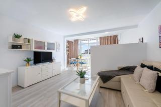 797 Holiday Rentals- Moderno, céntrico y espacioso estudio Benalmádena - 9