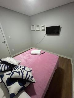 Quarto privativo com Banheiro compartilhado próx ao Hospital e centro - Brusque - 0