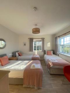 8 Croaghross House, Portsalon - 1