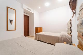 Amazing seafront apt Den Bossa 3 - - 4