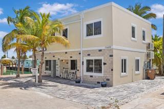 Vaca Cut with 60' dock 4br-4ba 2 kitchens - Marathon - 4