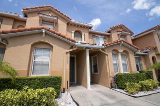 Stunning 3 bedroom 3 bath townhome 370 - 9