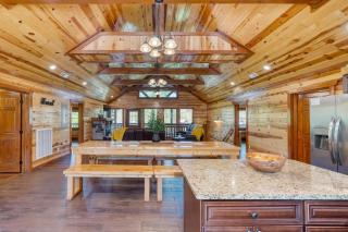 Sleeps 28 - Luxe Smokies Cabin Game Room Hot Tub Views Near Attractions - Pigeon Forge - 2