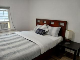 Gorgeous Victorian House!! Entire suite in SAM's home - 4