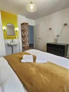 La Vue Du Clocher Parking Terrasse Vue Cathédrale - 4