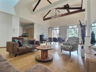 La Vue Du Clocher Parking Terrasse Vue Cathédrale - 3