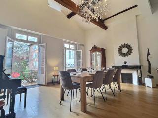 La Vue Du Clocher Parking Terrasse Vue Cathédrale - 0