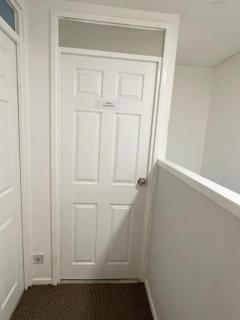 Single room in 3 bedroom house - 3