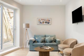 Modern 2BR Apartment Sleeps 6 Spacious and Bright The Pine - Londra - 9