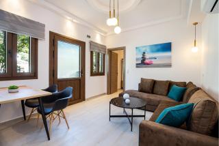 Beautiful Alice Luxury Suites - Alyki - 0