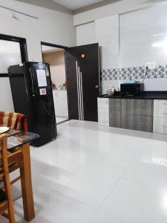 302 Doshi Residency Luxurious 2BHK in Samrat Chowk - Jāmb - 2
