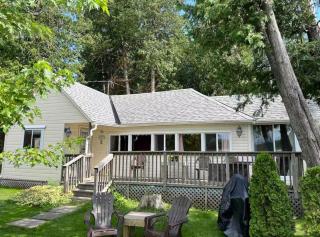 Lakeside Cottage for 8 with Boat Firepit and BBQ - Lakefield - 7