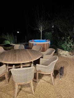Interior designed, luxury Cotswolds barn w hot tub - Broadwell - 7