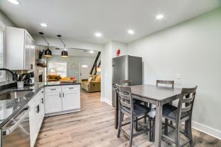 4 Mi to Lake Barkley Pet-Friendly Home with Hot Tub - 3