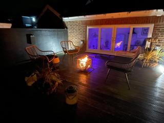 Spacious Apartment with Private Terrace close to Beaches and the New Forest - Bournemouth - 0