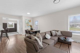 Charming Home Near Heart Of Downtown Sleeps 12 - Grand Rapids - 6