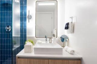 2012 New Apt with Pool and Gym in front of Kaseya Center - 9