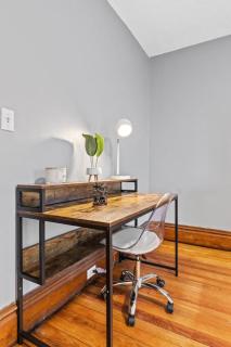 Stylish Home Near Heart Of Downtown Sleeps 8 - Grand Rapids - 2