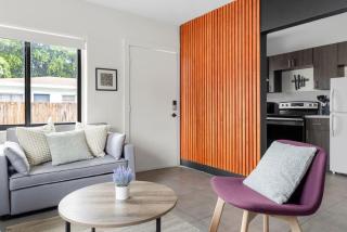 Unit 1 Free Parking Apt with WiFi at Biscayne Park just 10min to beach - 5