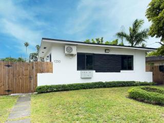 Unit 1 Free Parking Apt with WiFi at Biscayne Park just 10min to beach - 6