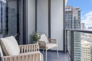 2704 Beautiful Downtown Apt with Gym Pool Spa Skyline Views and in front of Kaseya Center - 5