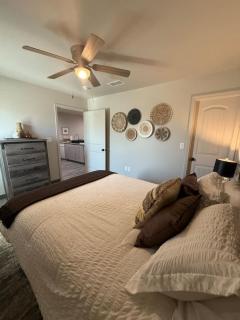 Cozy Haven Apartment - Clovis - 1