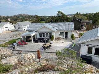 Seaside house with 8 beds and 3 bathrooms - Grebbestad - 0