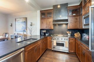 Cassidys Hideout by Exceptional Stays - 3