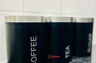 Modern 5 BR Home By AltoLuxoExperience Short Lets & Serviced Accommodation With Free Wifi & Parking - 7