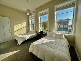 Main Street Loft - Above Patton Diner Downtown CF! - Cedar Falls - 9