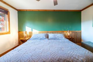 Spacious & Family Friendly Cabin in Gatlinburg - Gatlinburg - 2