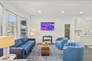 Brick Beauty Downtown, 3BR, Fenced Yard, Garage! - 9