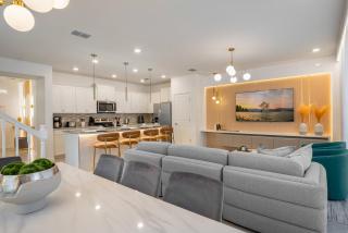 4150 Windsor Island 14 guests brand new near club - 9