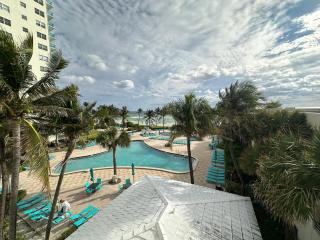The Tides - Self Check-In-Ocean View-Pool-Beach Access - Hollywood - 8