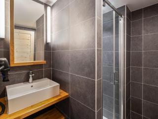 Grand appartement avec terrasse et parking à Serre Chevalier - FR-1-808-11 - Le Monêtier-les-Bains - 1