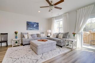 Modern Family Home in Hampstead with Patio and Grill! - Hampstead - 0