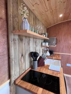 Mountain View Shepherds Hut - 8