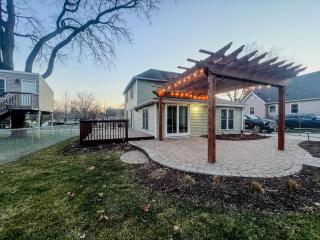 3Bed 2Bath Outdoor Oasis, Fenced Yard, HOT TUB! - Cedar Falls - 7