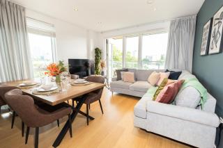 Stylish 3 Bed Apt Near Downtown & Free Parking - Londra - 0